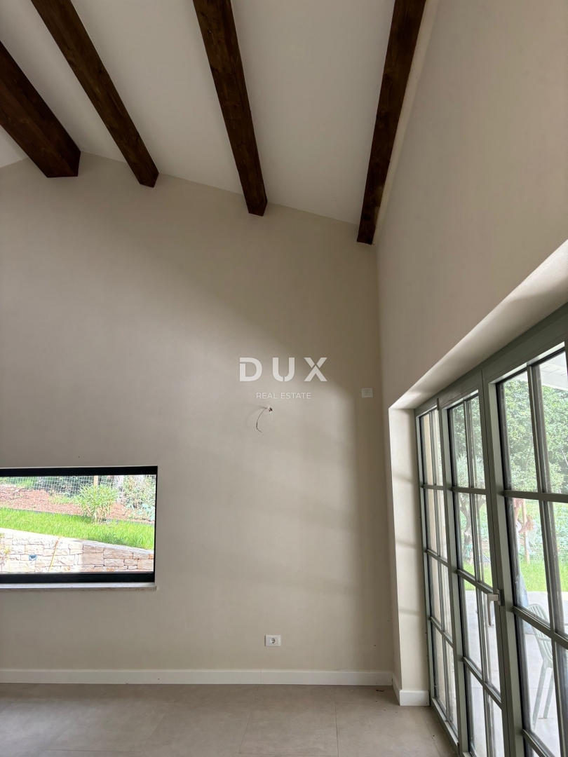 ISTRA, PAZIN - Prodaja mediteranske vile s pogledom na naravo + gradbeno zemljišče