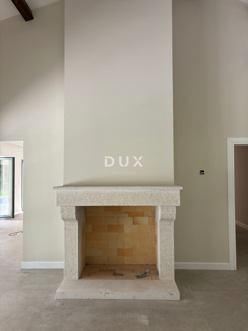 ISTRA, PAZIN - Prodaja mediteranske vile s pogledom na naravo + gradbeno zemljišče