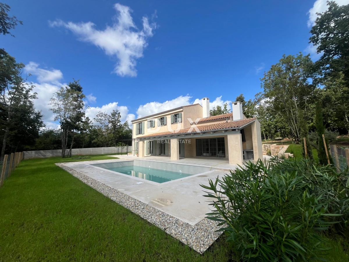 ISTRA, PAZIN - Prodaja mediteranske vile s pogledom na naravo + gradbeno zemljišče