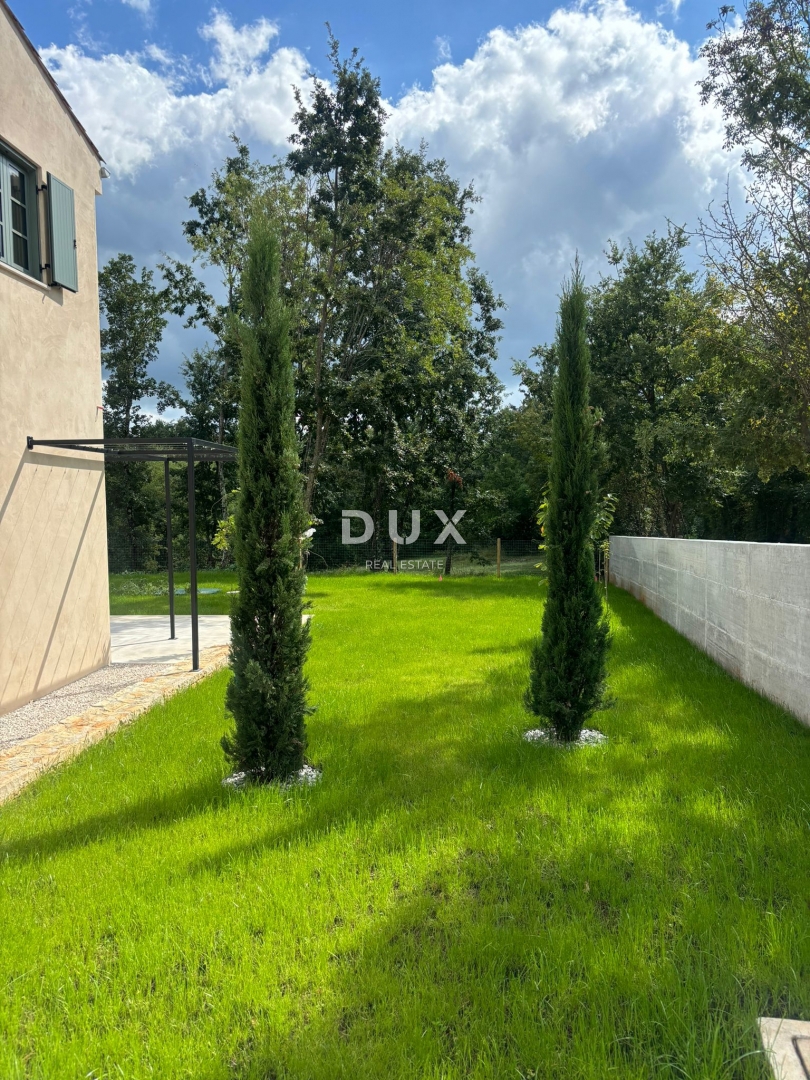 ISTRA, PAZIN - Prodaja mediteranske vile s pogledom na naravo + gradbeno zemljišče