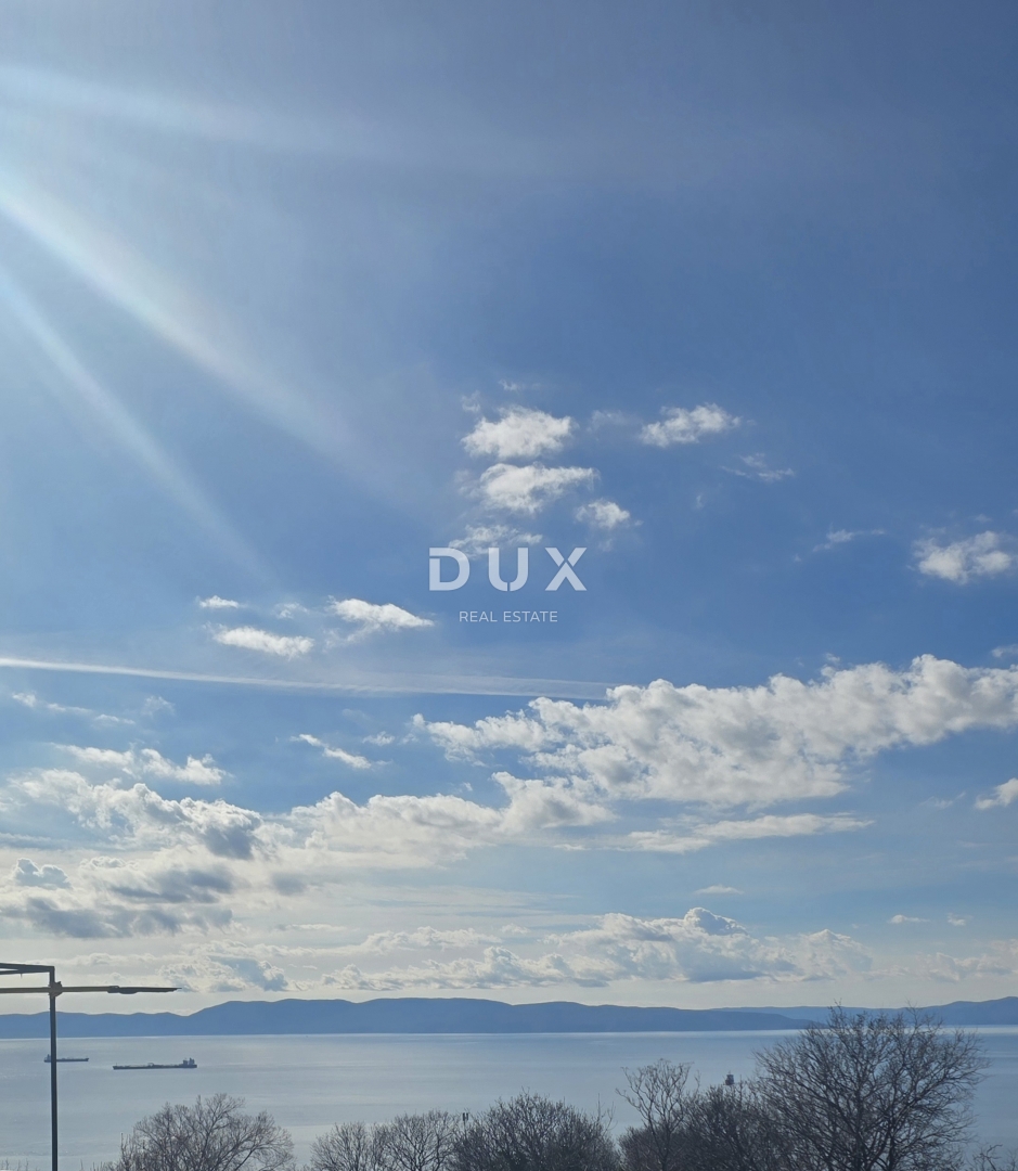 KOSTRENA, ROŽMANIĆI - gradbeno zemljišče 1900m2 s panoramskim pogledom na morje za družinsko vilo / stanovanjsko gradnjo, apartmaji / vile za najem z bazenom