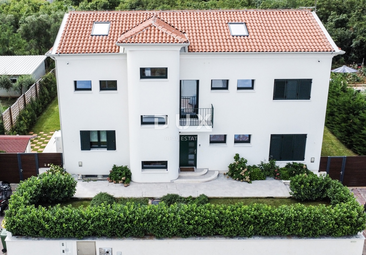 ISTRA, UMAG – Luksuzna vila, bazen, pogled na morje