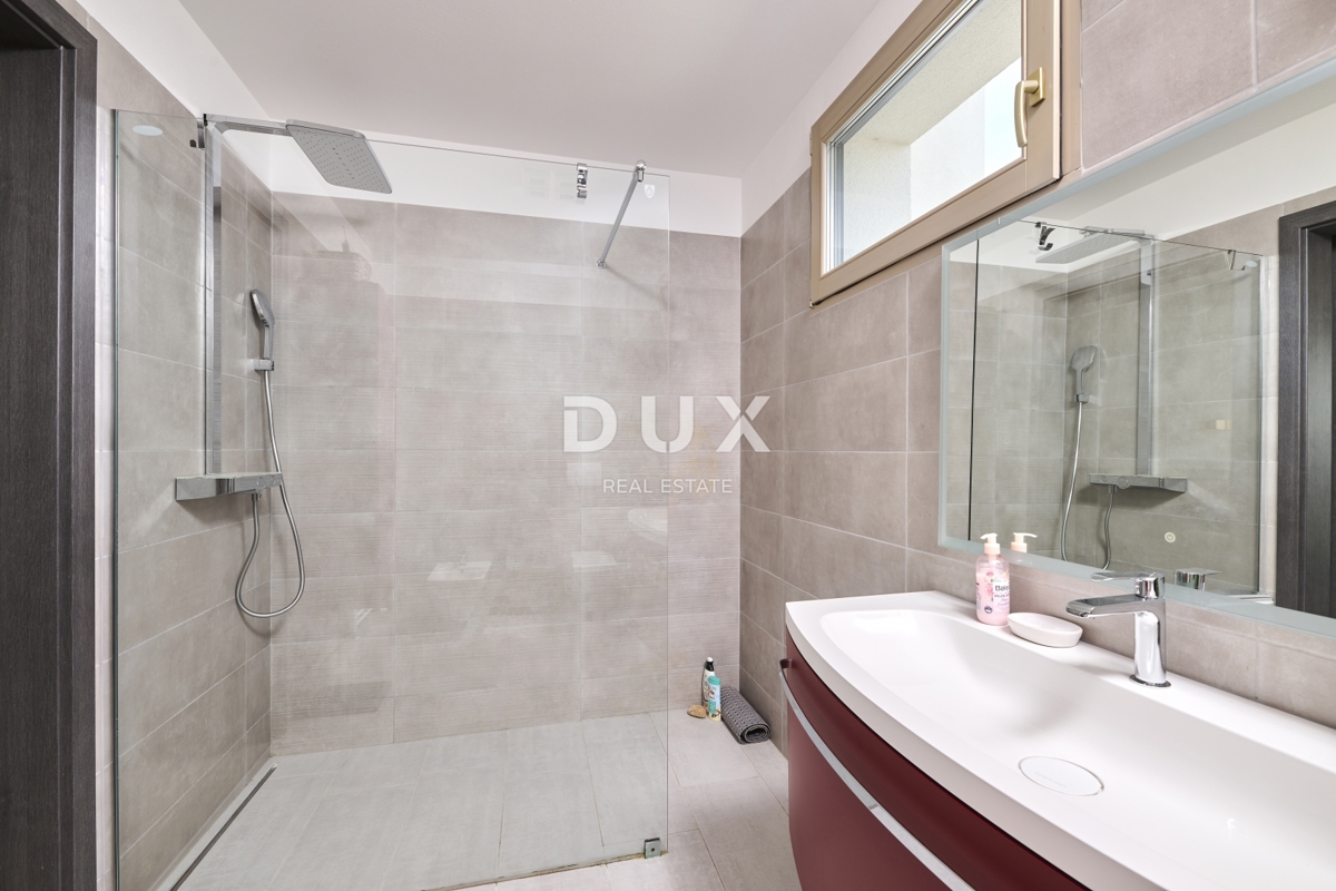 ISTRA, UMAG – Luksuzna vila, bazen, pogled na morje