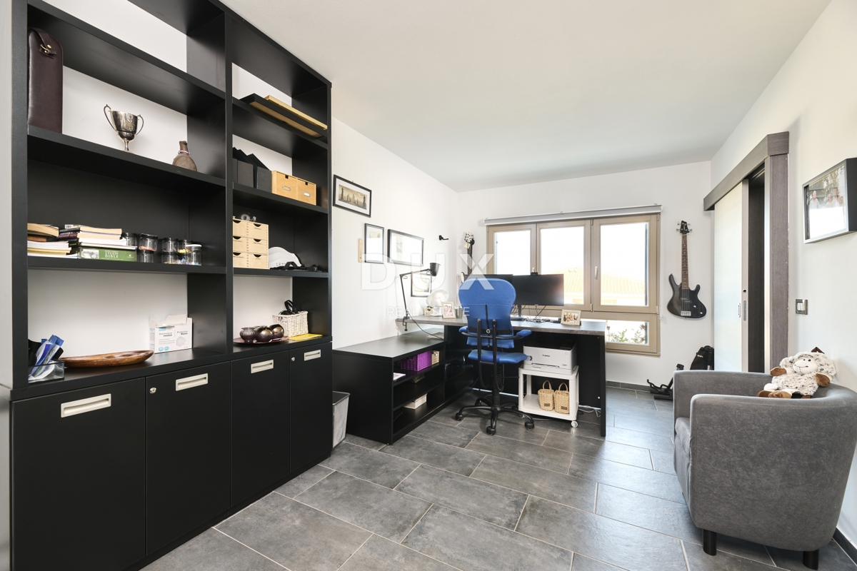 ISTRA, UMAG – Luksuzna vila, bazen, pogled na morje