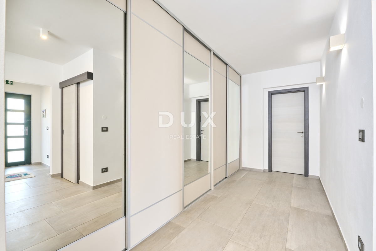 ISTRA, UMAG – Luksuzna vila, bazen, pogled na morje