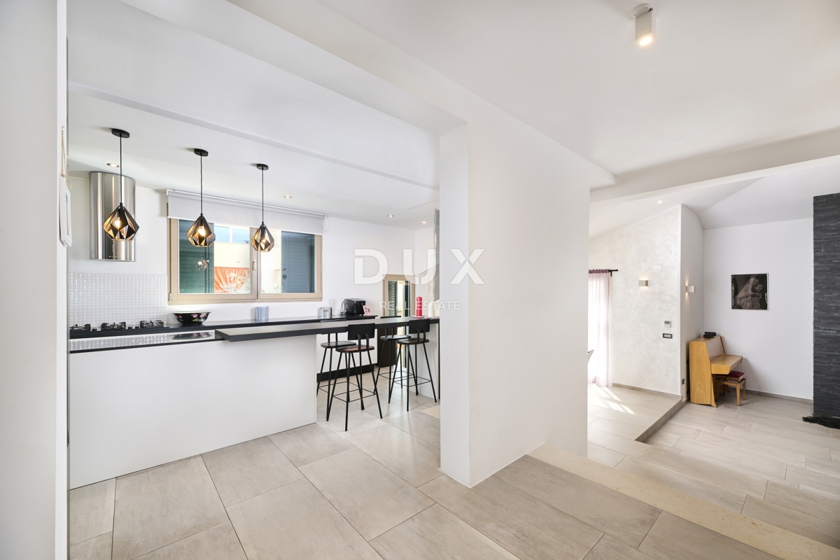 ISTRA, UMAG – Luksuzna vila, bazen, pogled na morje