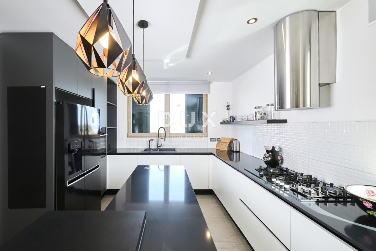 ISTRA, UMAG – Luksuzna vila, bazen, pogled na morje