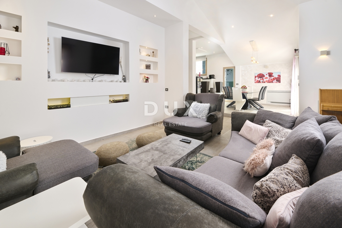 ISTRA, UMAG – Luksuzna vila, bazen, pogled na morje