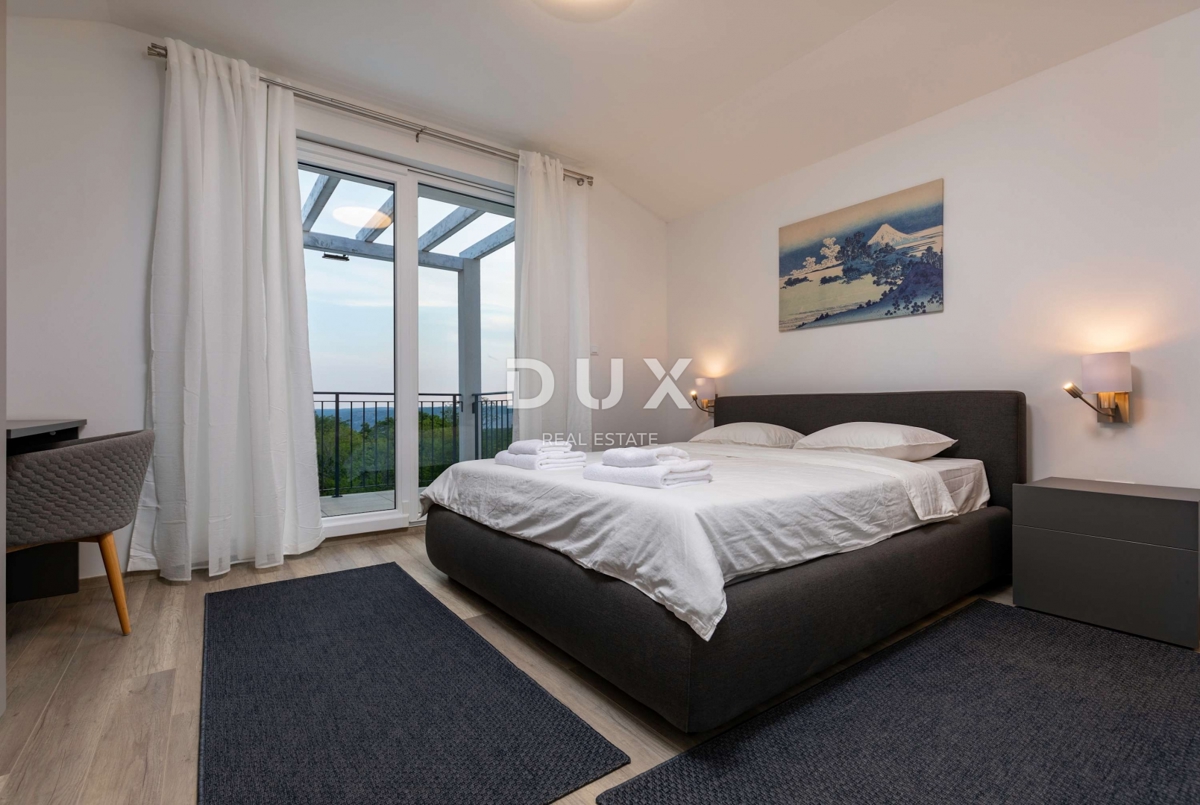 ISTRA, RABAC - Mediteranska hiša z bazenom in pogledom na morje