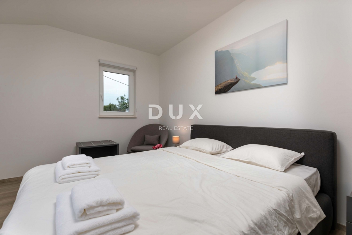 ISTRA, RABAC - Mediteranska hiša z bazenom in pogledom na morje