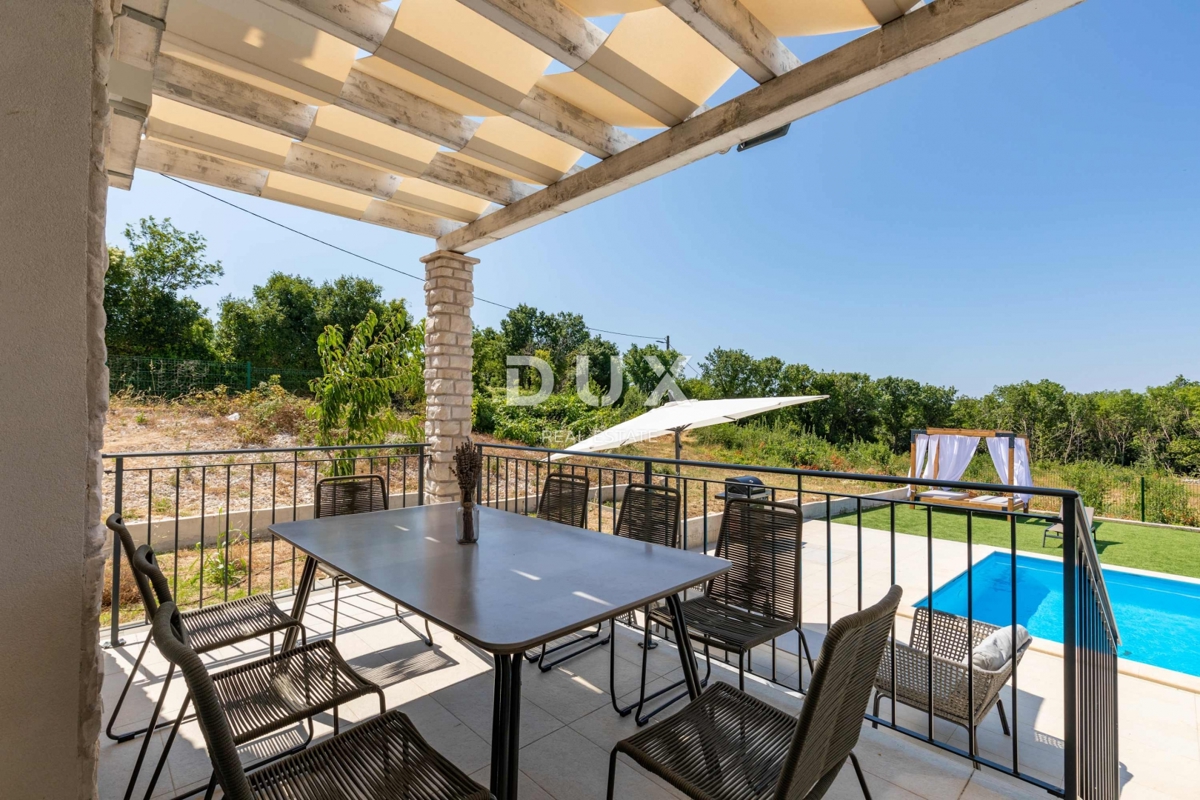 ISTRA, RABAC - Mediteranska hiša z bazenom in pogledom na morje