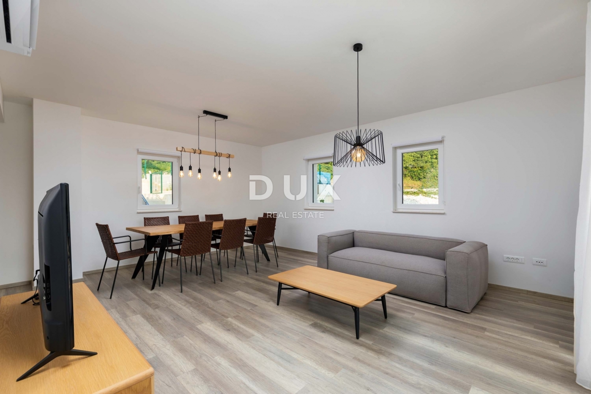 ISTRA, RABAC - Mediteranska hiša z bazenom in pogledom na morje