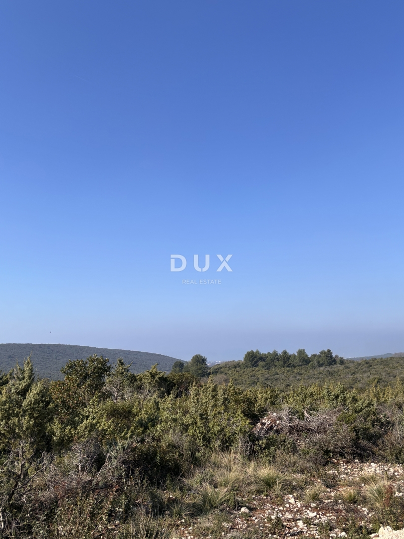 SUKOŠAN, DEBELJAK - Gradbeno zemljišče s pogledom na morje