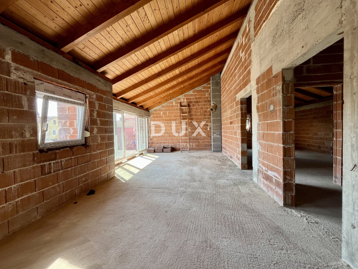 RIJEKA, SRDOČI - Novogradnja s 3 spalnicami + kopalnico z balkonom in galerijo