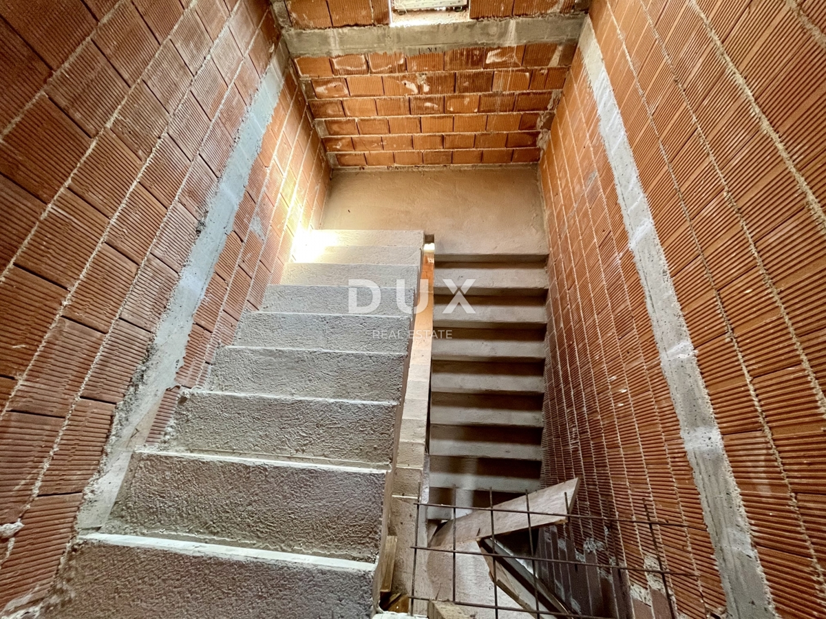 RIJEKA, SRDOČI - Novogradnja s 3 spalnicami + kopalnico z balkonom in galerijo