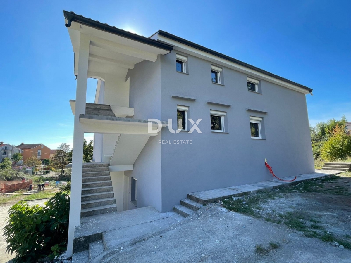 KASTAV, ĆIKOVIĆI - 2 spalnici + dnevna soba s teraso v na novo obnovljeni hiši