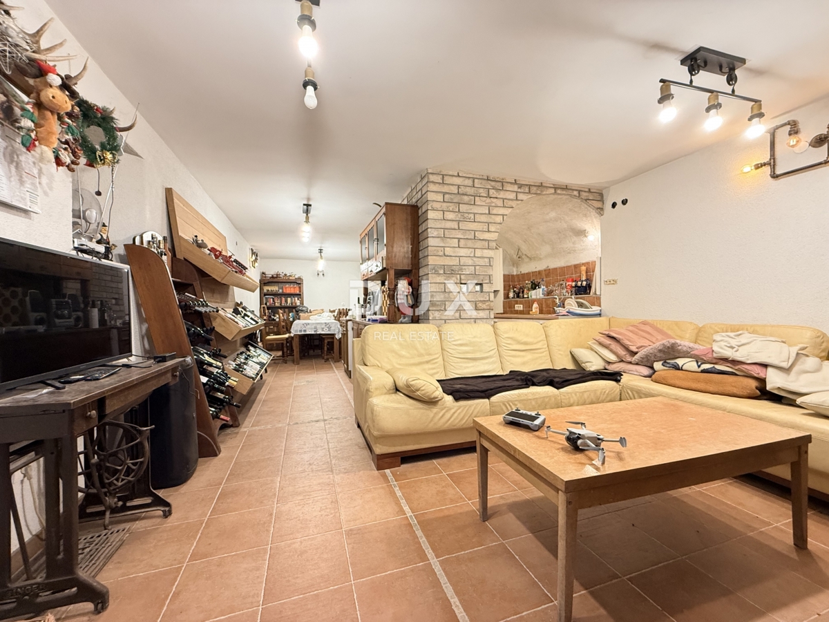 GORSKI KOTAR, MRKOPALJ - Hiša s štirimi apartmaji