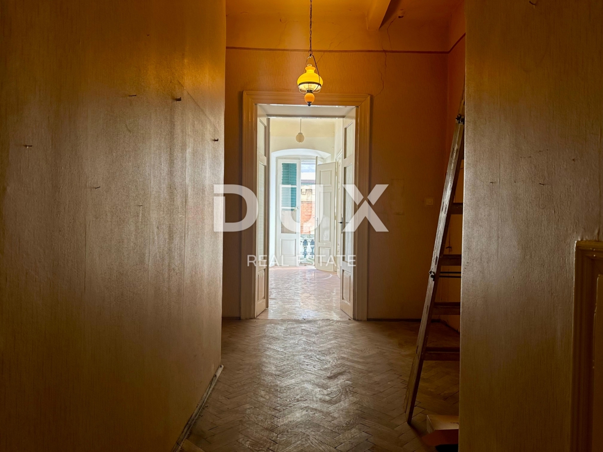 RIJEKA, CENTER - Gospodarsko stanovanje s projektom za 2 stanovanjski enoti! Investicija na elitni lokaciji!