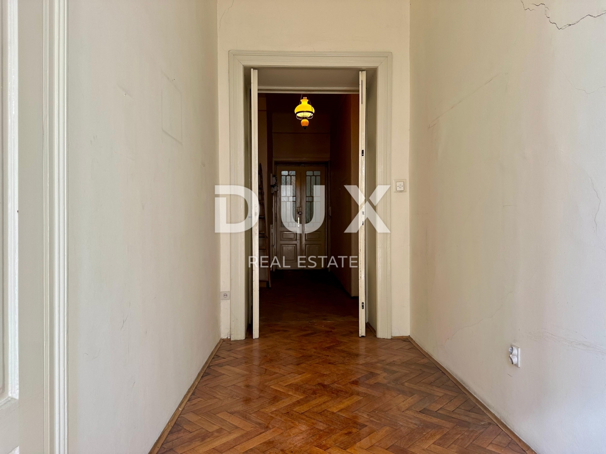 RIJEKA, CENTER - Gospodarsko stanovanje s projektom za 2 stanovanjski enoti! Investicija na elitni lokaciji!