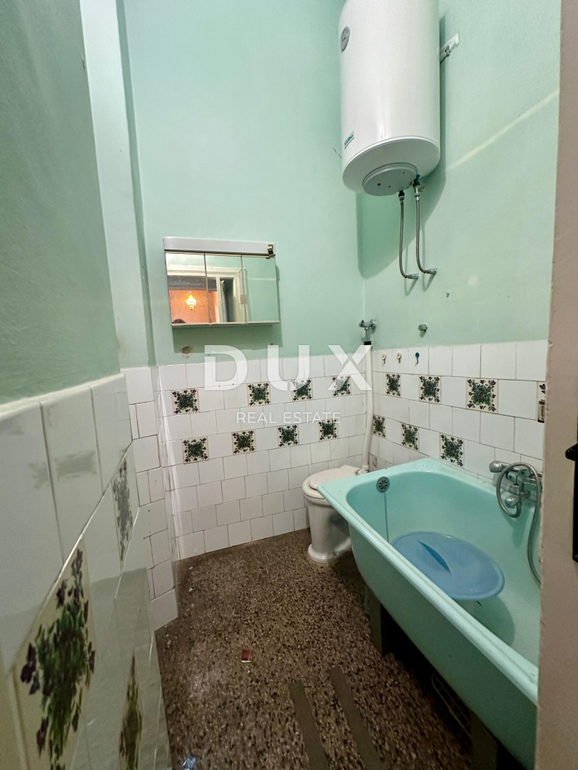 RIJEKA, CENTER - Gospodarsko stanovanje s projektom za 2 stanovanjski enoti! Investicija na elitni lokaciji!