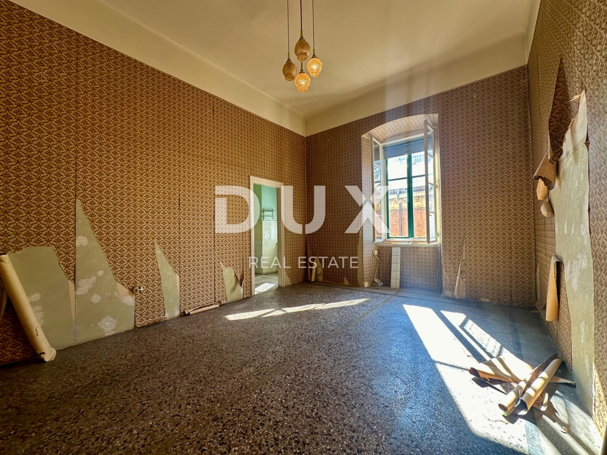 RIJEKA, CENTER - Gospodarsko stanovanje s projektom za 2 stanovanjski enoti! Investicija na elitni lokaciji!