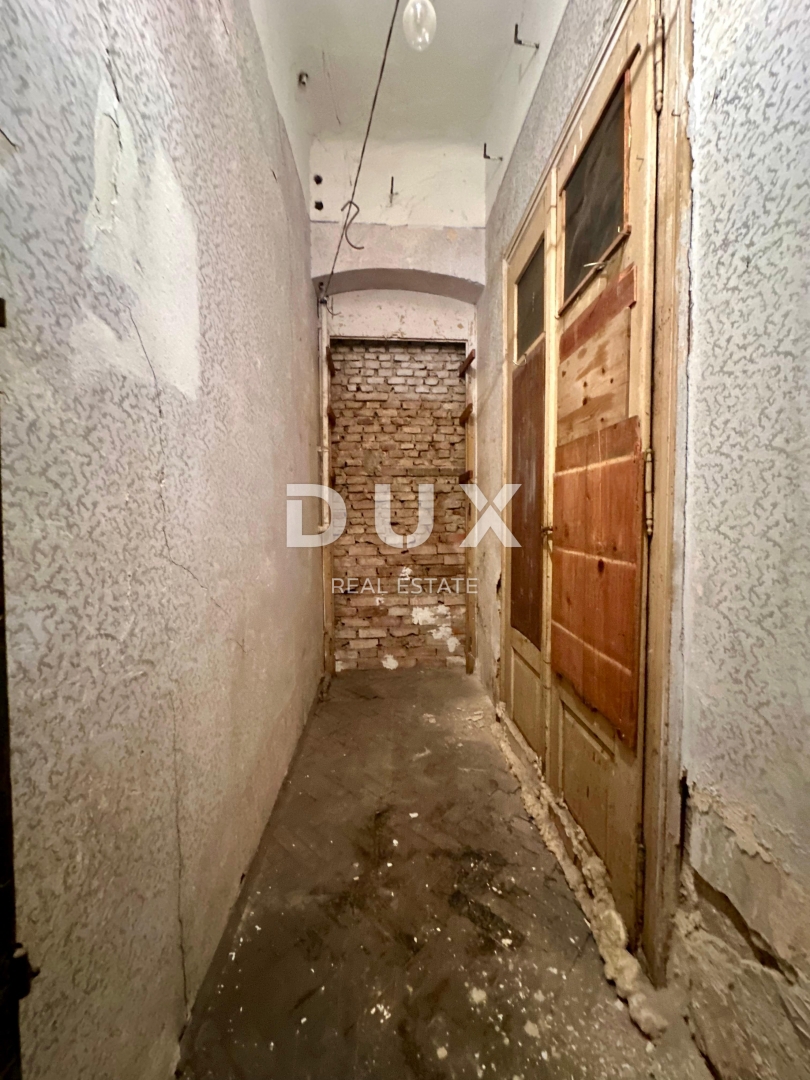 RIJEKA, CENTER - Gospodarsko stanovanje s projektom za 2 stanovanjski enoti! Investicija na elitni lokaciji!