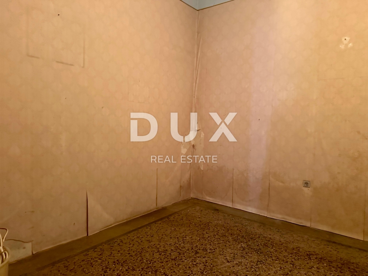 RIJEKA, CENTER - Gospodarsko stanovanje s projektom za 2 stanovanjski enoti! Investicija na elitni lokaciji!