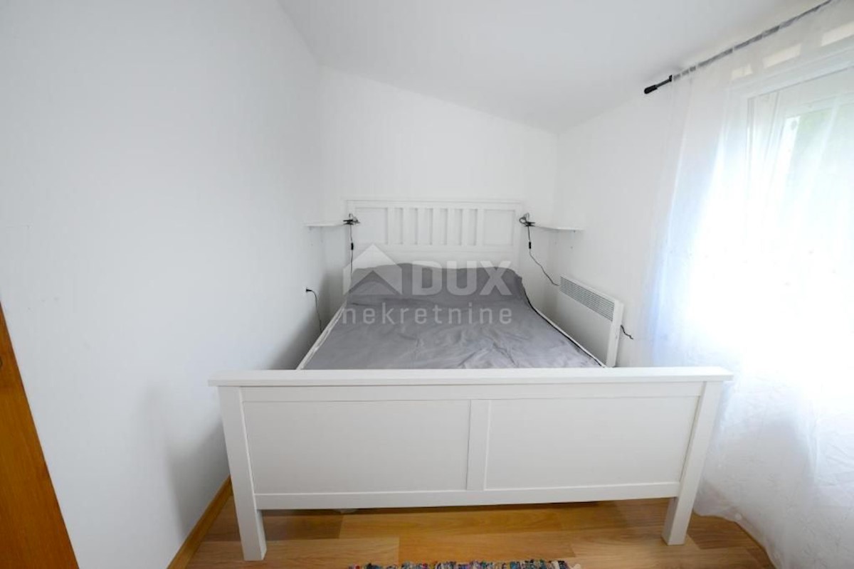 ISTRA, POREČ - Lepa hiša s tremi stanovanjskimi enotami