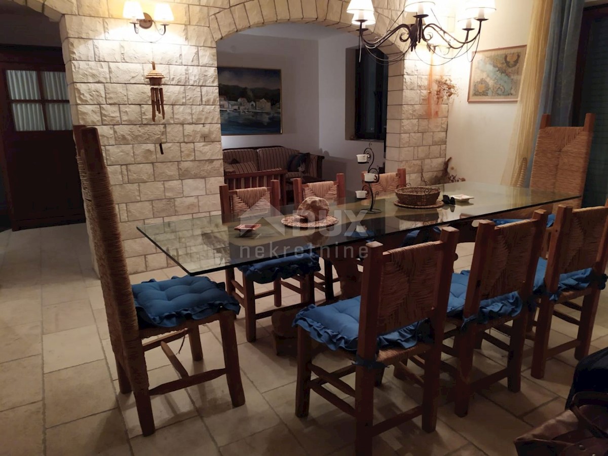 Grohote, Šolta, 160m2
