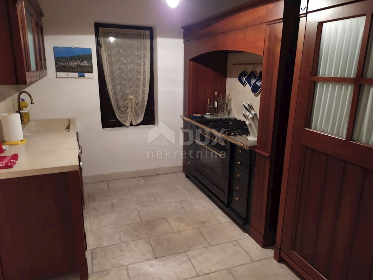 Grohote, Šolta, 160m2