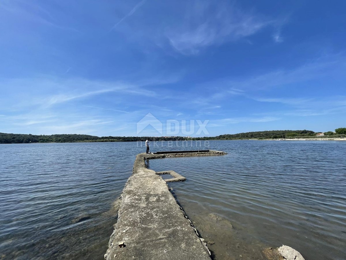 ISTRA, POMER - Košček raja s hišo in bazenom! Tik ob plaži!