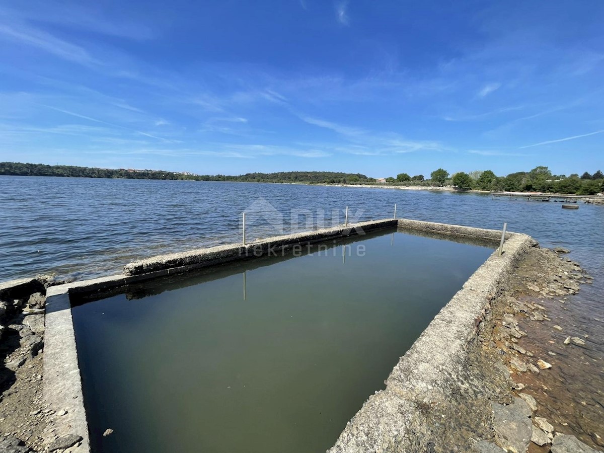 ISTRA, POMER - Košček raja s hišo in bazenom! Tik ob plaži!