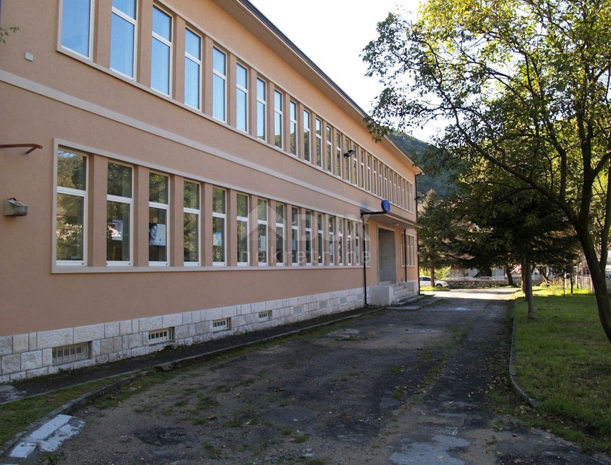 Raša, 750m2