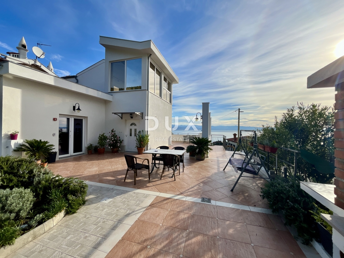 OPATIJA, LOVRAN - apartmajska hiša s pogledom na morje!