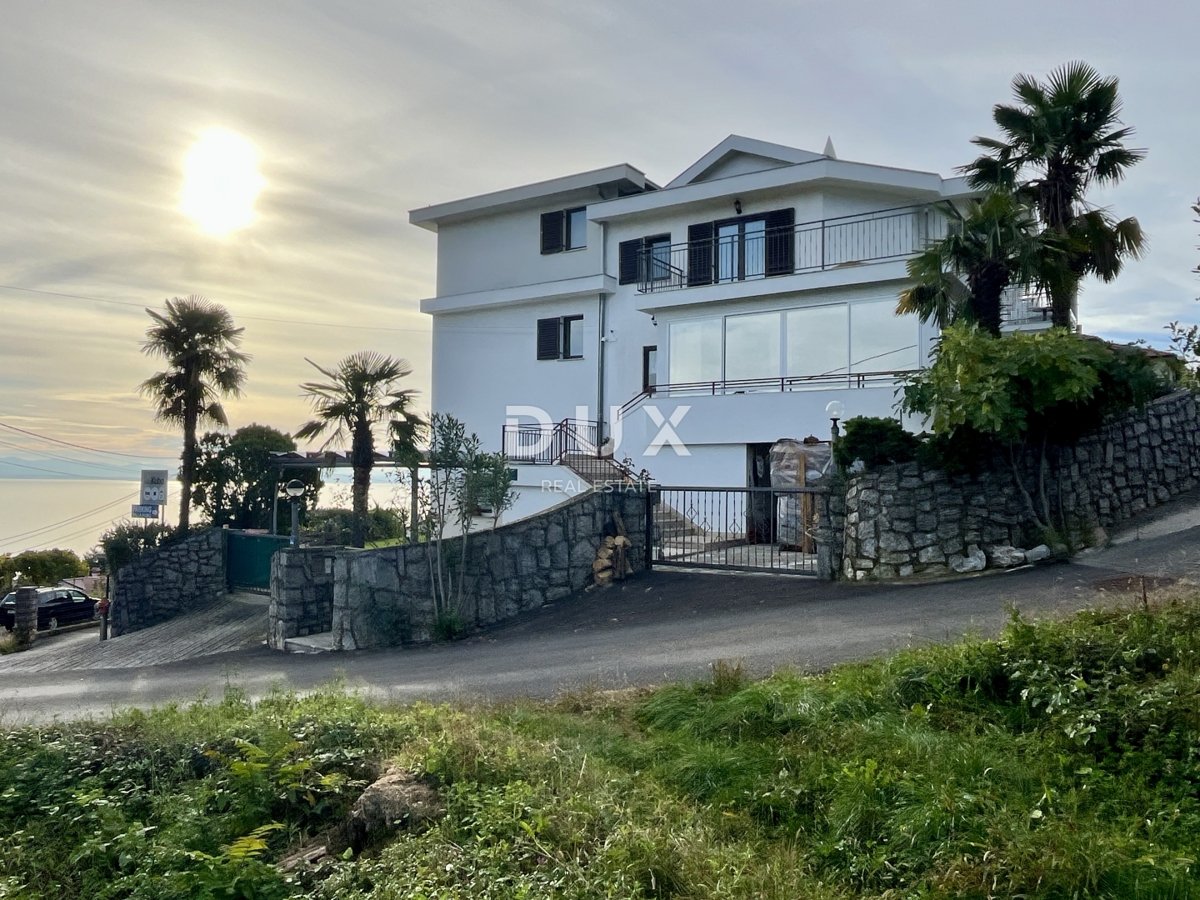 OPATIJA, LOVRAN - apartmajska hiša s pogledom na morje!