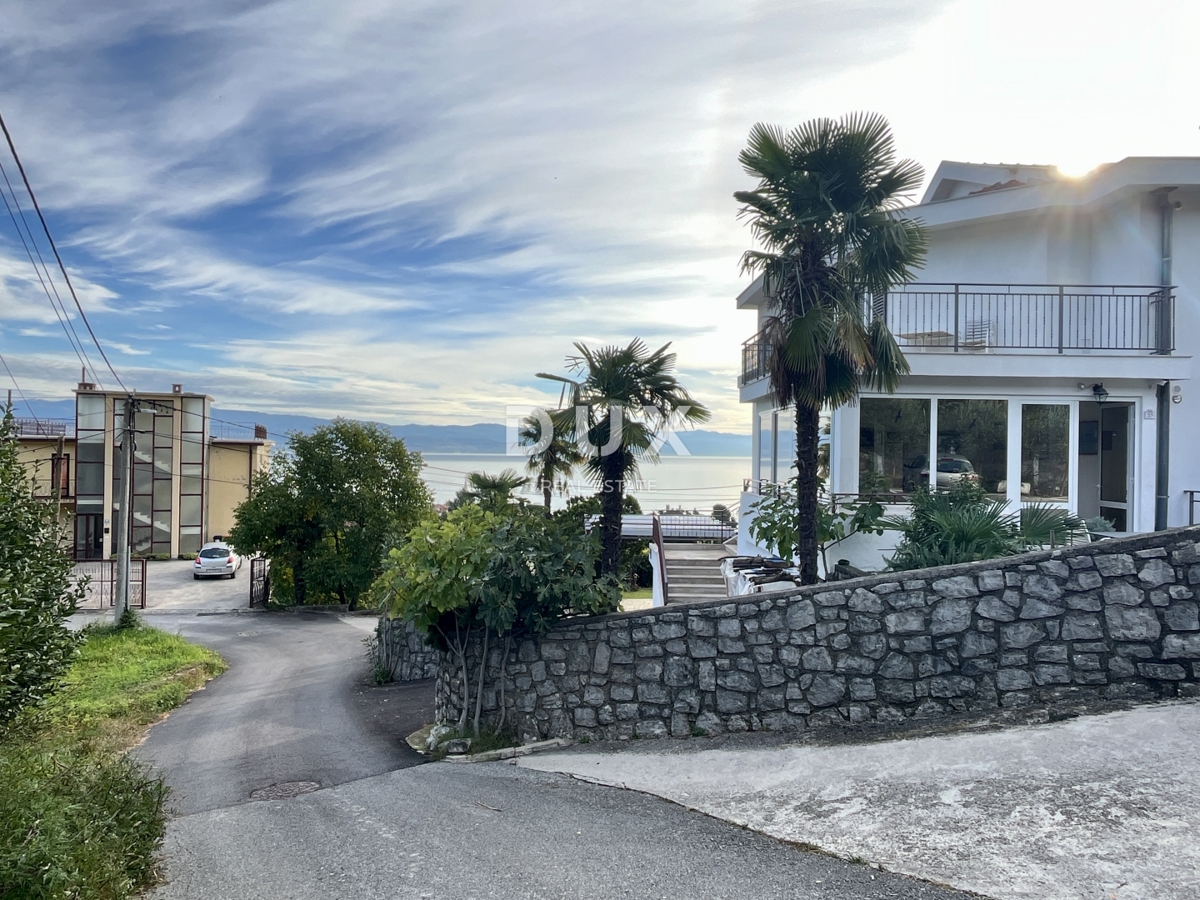 OPATIJA, LOVRAN - apartmajska hiša s pogledom na morje!