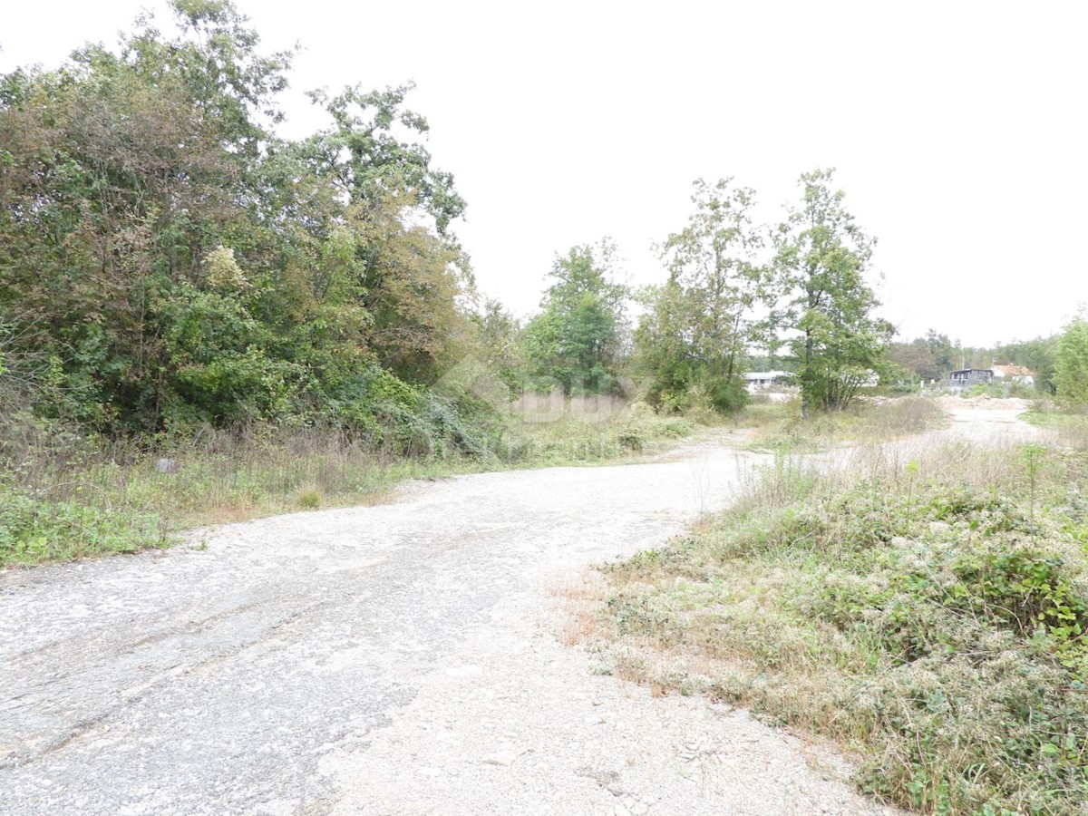 MATULJI, JURDANI, MALI BRGUD- gradbeno zemljišče 17065m2 (9000m2 zazidljivo) stanovanjski objekt - stanovanja ali poslovno-stanovanjski objekt/ hala/ poslovni objekt/ suha marina/ odprto skladišče