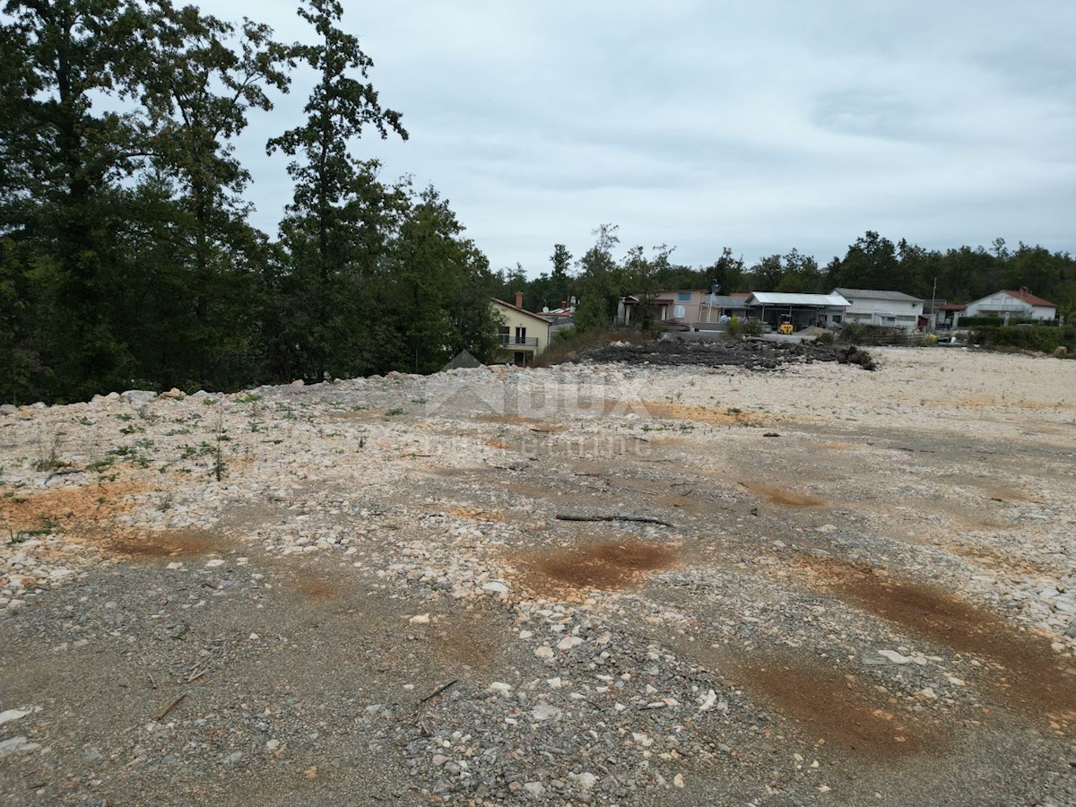 MATULJI, JURDANI, MALI BRGUD- gradbeno zemljišče 17065m2 (9000m2 zazidljivo) stanovanjski objekt - stanovanja ali poslovno-stanovanjski objekt/ hala/ poslovni objekt/ suha marina/ odprto skladišče