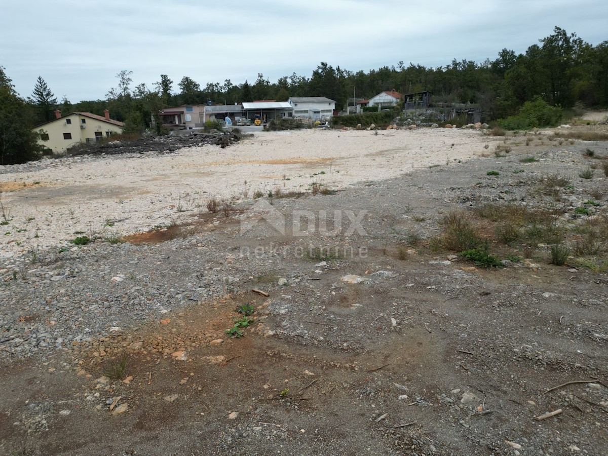 MATULJI, JURDANI, MALI BRGUD- gradbeno zemljišče 17065m2 (9000m2 zazidljivo) stanovanjski objekt - stanovanja ali poslovno-stanovanjski objekt/ hala/ poslovni objekt/ suha marina/ odprto skladišče