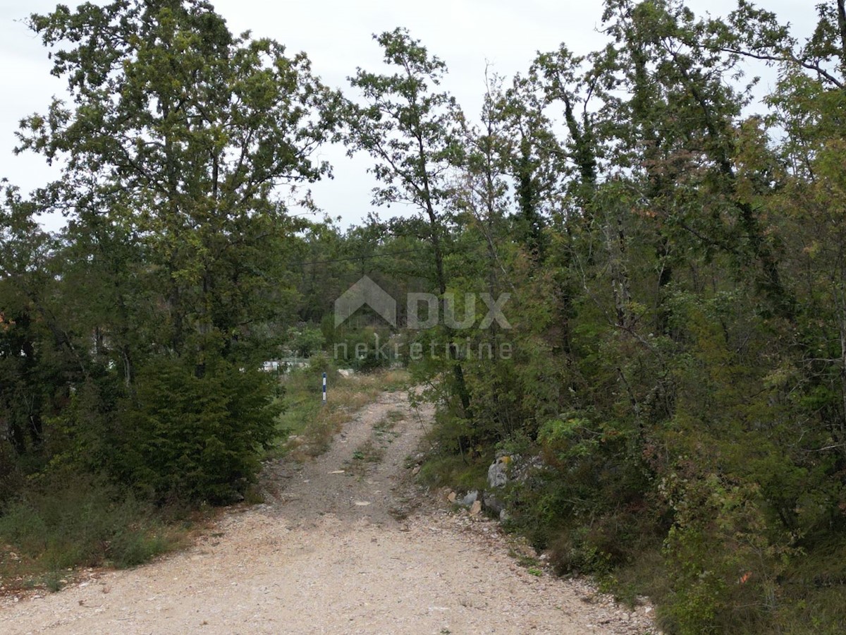 MATULJI, JURDANI, MALI BRGUD- gradbeno zemljišče 17065m2 (9000m2 zazidljivo) stanovanjski objekt - stanovanja ali poslovno-stanovanjski objekt/ hala/ poslovni objekt/ suha marina/ odprto skladišče