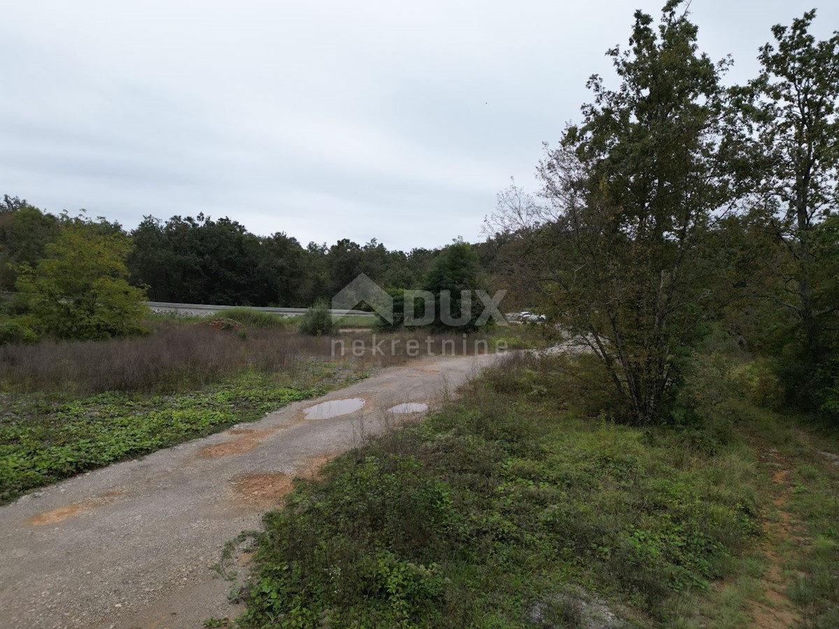 MATULJI, JURDANI, MALI BRGUD- gradbeno zemljišče 17065m2 (9000m2 zazidljivo) stanovanjski objekt - stanovanja ali poslovno-stanovanjski objekt/ hala/ poslovni objekt/ suha marina/ odprto skladišče