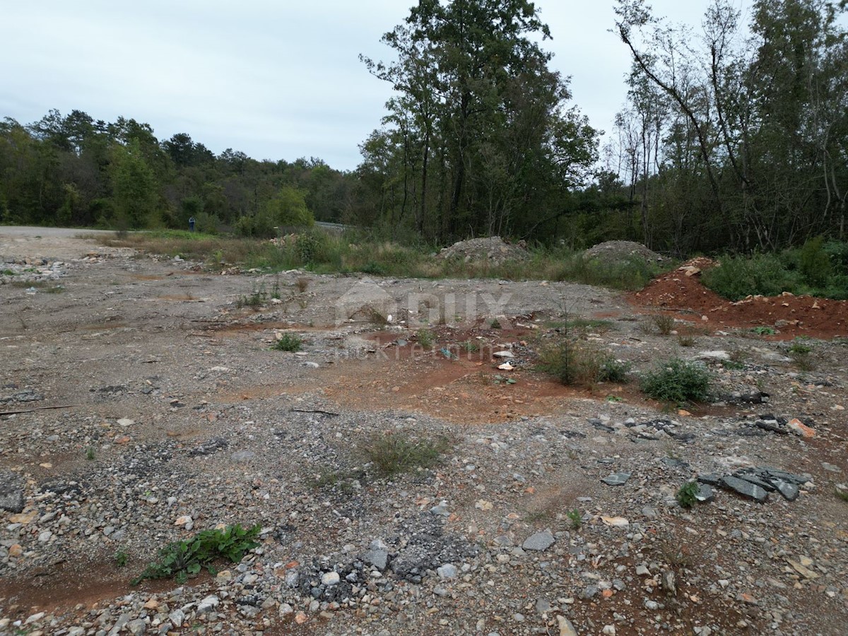 MATULJI, JURDANI, MALI BRGUD- gradbeno zemljišče 17065m2 (9000m2 zazidljivo) stanovanjski objekt - stanovanja ali poslovno-stanovanjski objekt/ hala/ poslovni objekt/ suha marina/ odprto skladišče