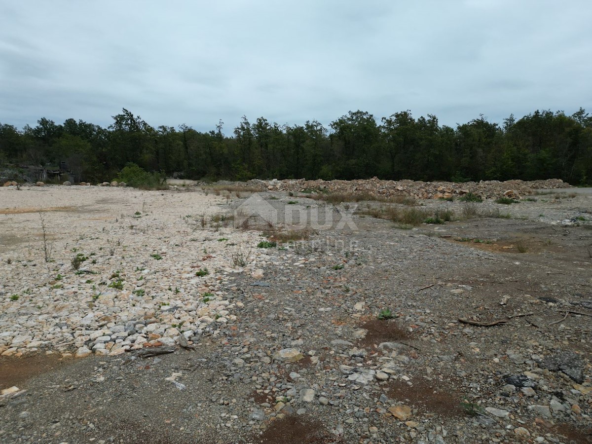 MATULJI, JURDANI, MALI BRGUD- gradbeno zemljišče 17065m2 (9000m2 zazidljivo) stanovanjski objekt - stanovanja ali poslovno-stanovanjski objekt/ hala/ poslovni objekt/ suha marina/ odprto skladišče