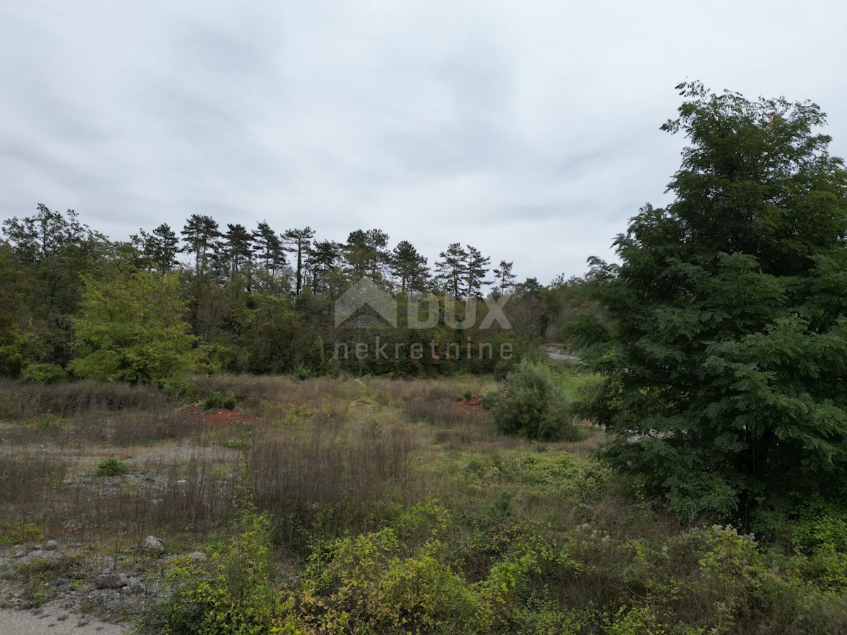 MATULJI, JURDANI, MALI BRGUD- gradbeno zemljišče 17065m2 (9000m2 zazidljivo) stanovanjski objekt - stanovanja ali poslovno-stanovanjski objekt/ hala/ poslovni objekt/ suha marina/ odprto skladišče