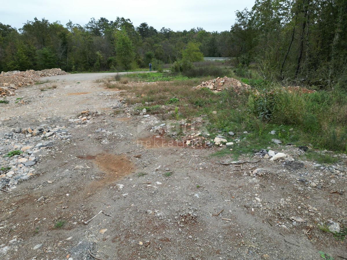 MATULJI, JURDANI, MALI BRGUD- gradbeno zemljišče 17065m2 (9000m2 zazidljivo) stanovanjski objekt - stanovanja ali poslovno-stanovanjski objekt/ hala/ poslovni objekt/ suha marina/ odprto skladišče