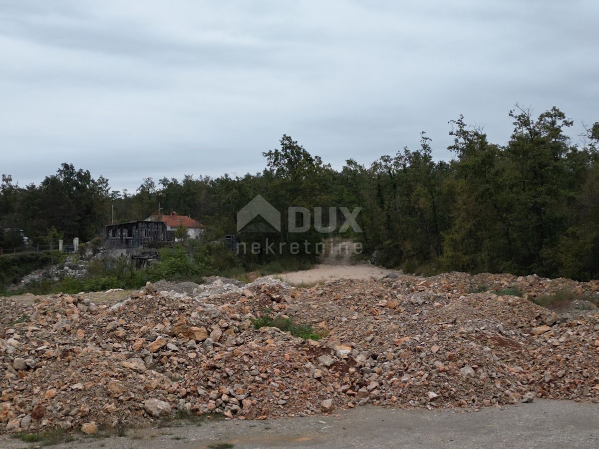 MATULJI, JURDANI, MALI BRGUD- gradbeno zemljišče 17065m2 (9000m2 zazidljivo) stanovanjski objekt - stanovanja ali poslovno-stanovanjski objekt/ hala/ poslovni objekt/ suha marina/ odprto skladišče