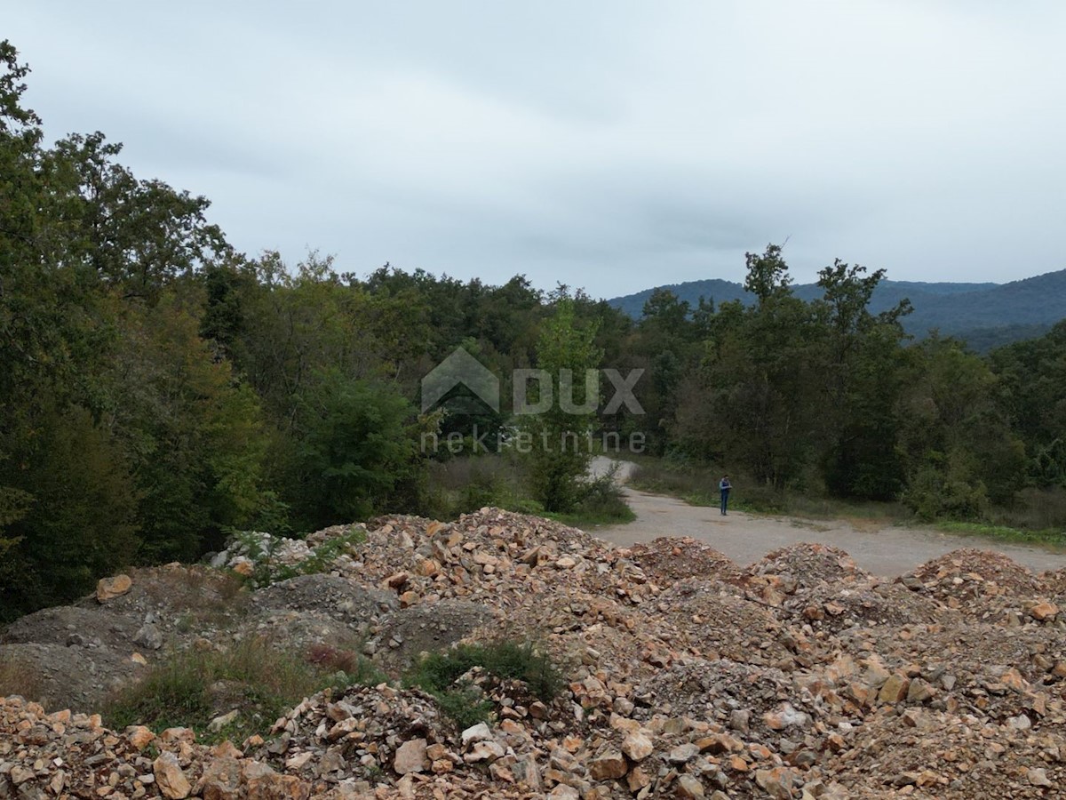 MATULJI, JURDANI, MALI BRGUD- gradbeno zemljišče 17065m2 (9000m2 zazidljivo) stanovanjski objekt - stanovanja ali poslovno-stanovanjski objekt/ hala/ poslovni objekt/ suha marina/ odprto skladišče