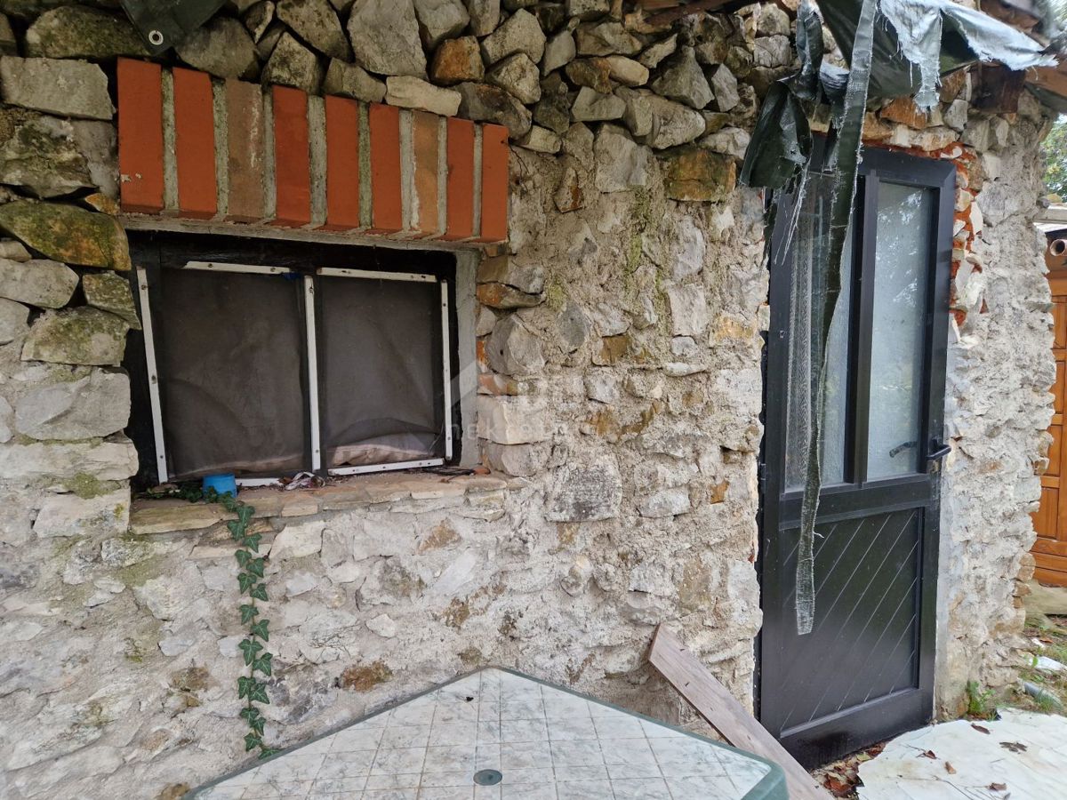 ISTRA, ROVINJ - Dva poslovna objekta na prostornem zemljišču