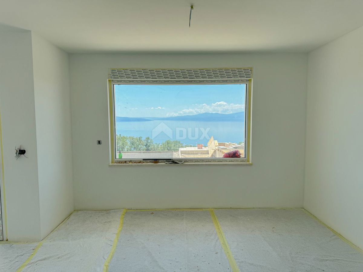 RIJEKA, KOSTRENA - ekskluzivna dupleks vila z bazenom in garažo ter panoramskim pogledom na morje
