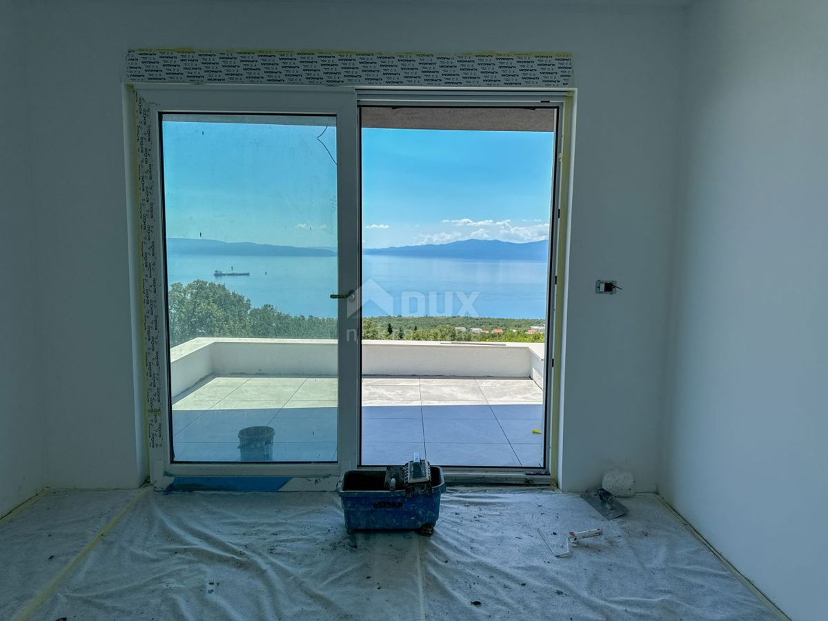 RIJEKA, KOSTRENA - ekskluzivna dupleks vila z bazenom in garažo ter panoramskim pogledom na morje